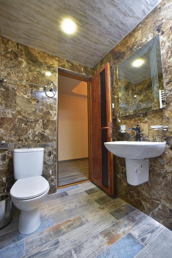 Altunyan Hotel Jerevan Eksteriør billede