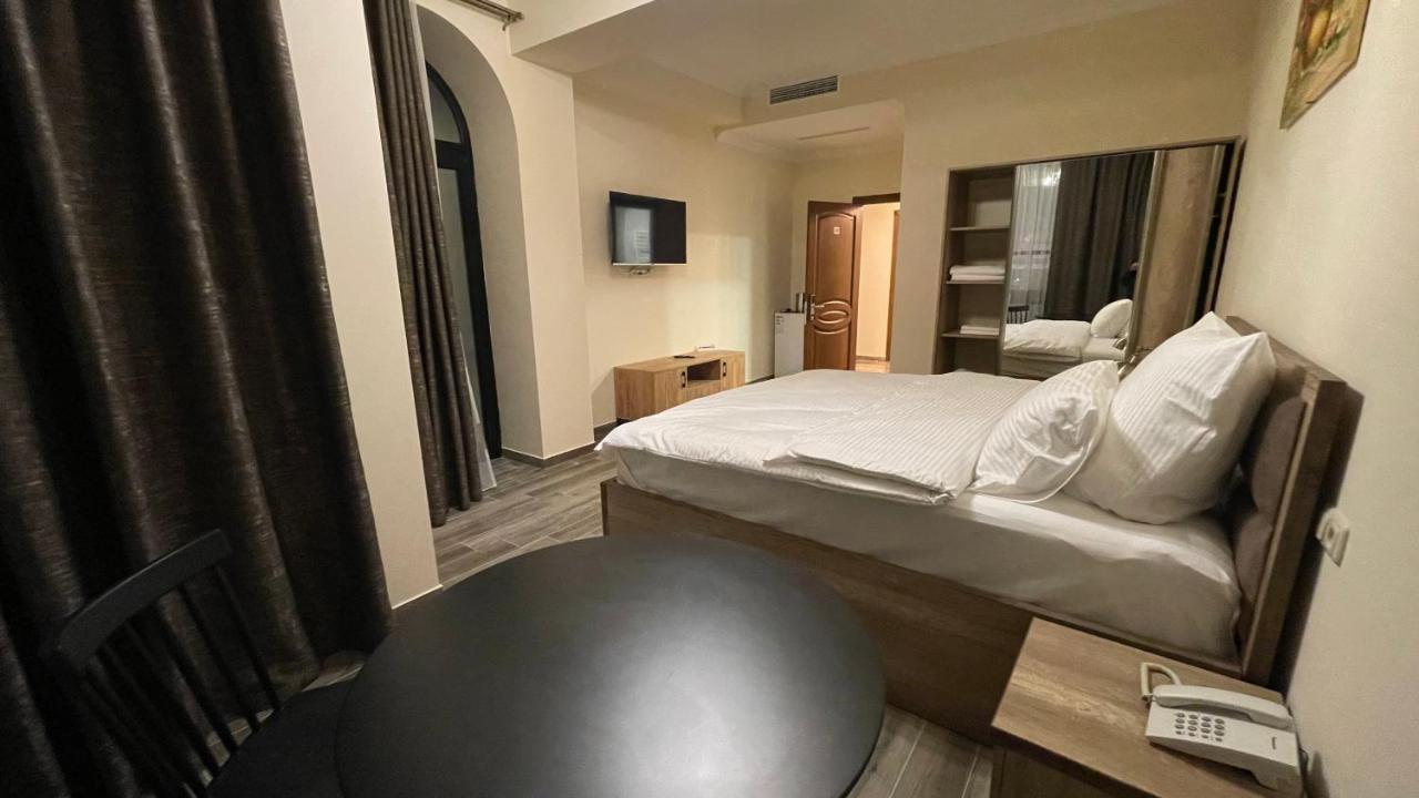 Altunyan Hotel Jerevan Eksteriør billede